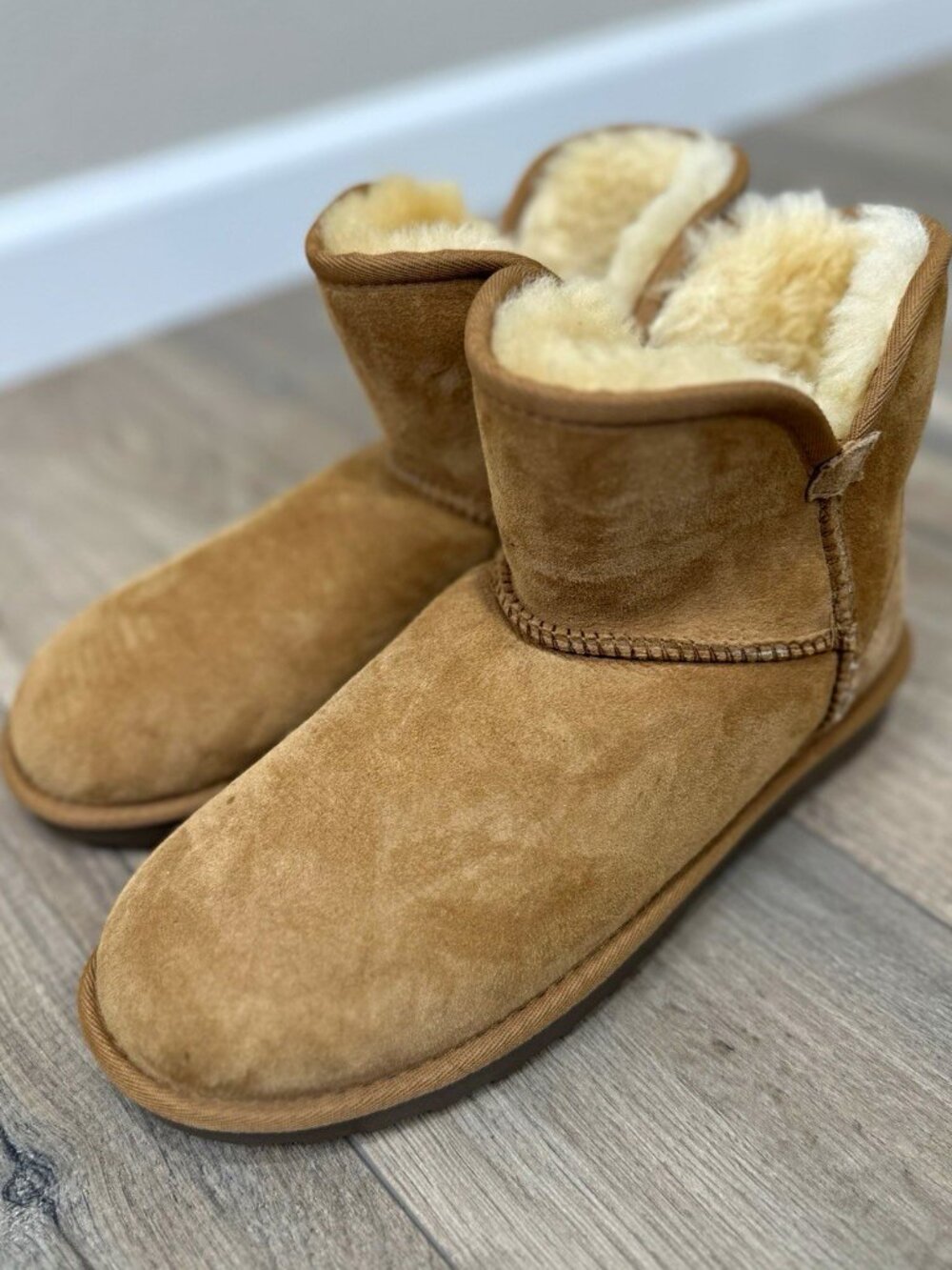 Kirkland Signature Women’s Size 8 Chestnut Suede Shearling Wool Lined Ankle Boot